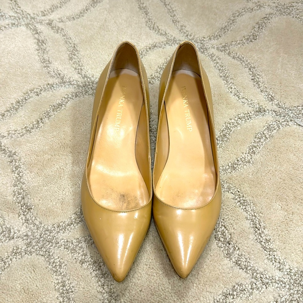 Ivanka Trump dark ivory patent kitten heals in size 6.5